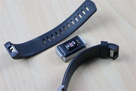 ysl fitbit charge 2